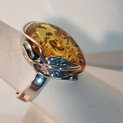 Click to view detail for HW-532 Ring, Round Amber, Leaf, Adjustable Size $87
